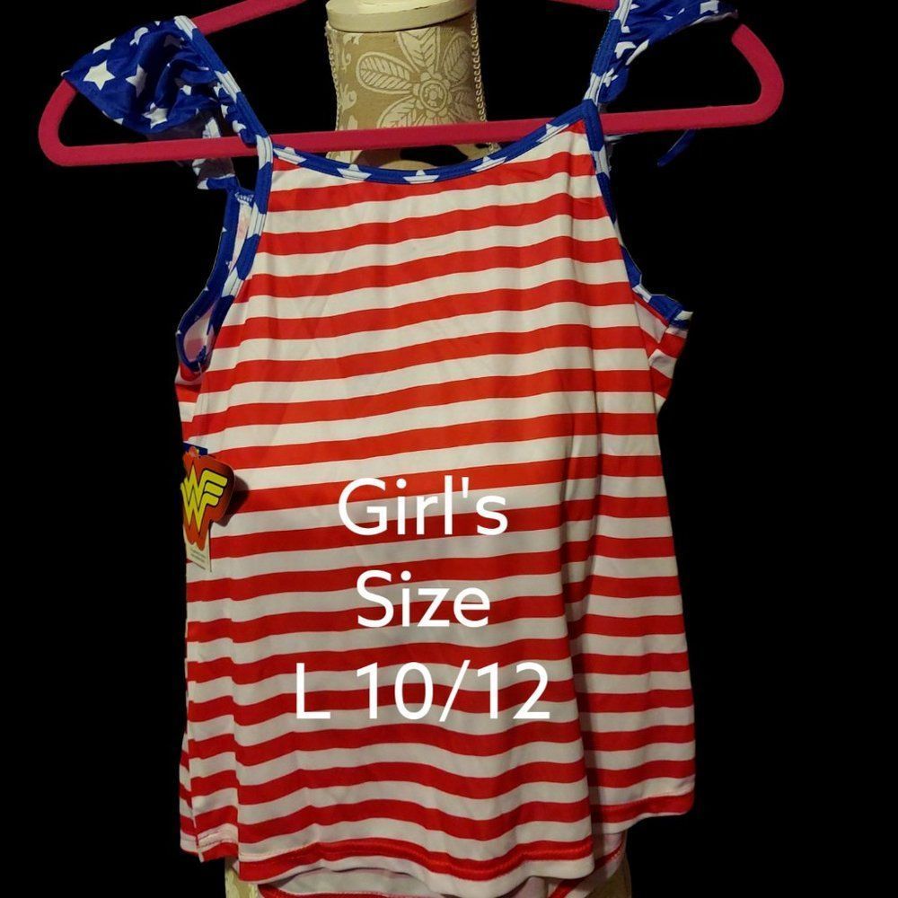 Wonder Woman Girl's Two-Piece PJ's Size L (10/12) - Picture 3 of 5
